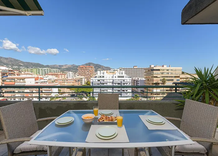 Wintowinrentals With Stunning Sea And Mountain Views And Pool In Appartement