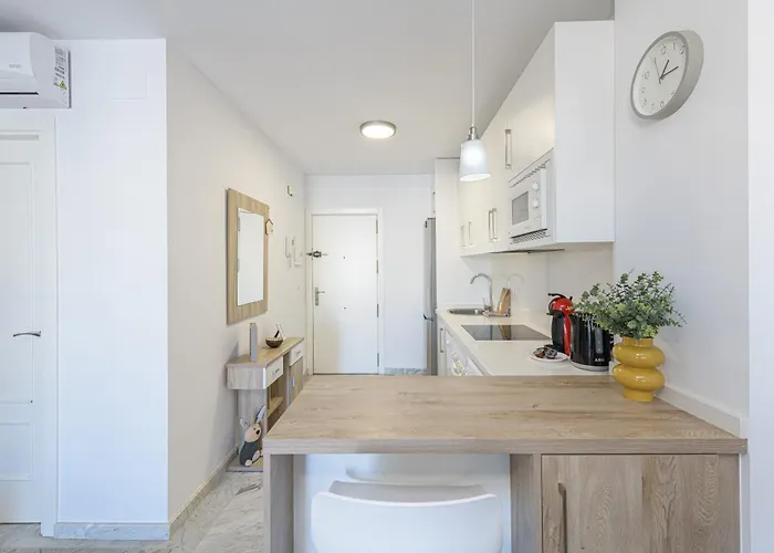 Appartement Wintowinrentals With Stunning Sea And Mountain Views And Pool In