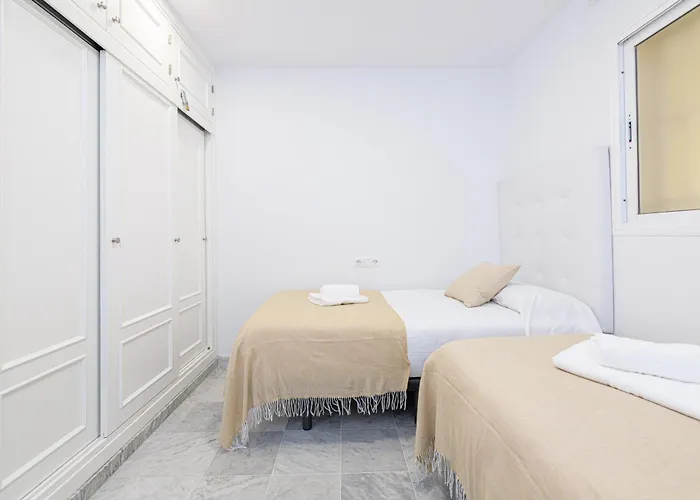 Wintowinrentals With Stunning Sea And Mountain Views And Pool In Appartement *