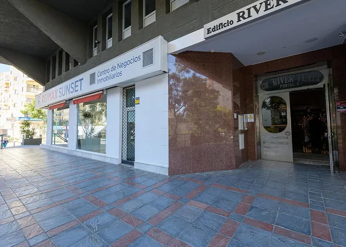 Wintowinrentals With Stunning Sea And Mountain Views And Pool In Fuengirola