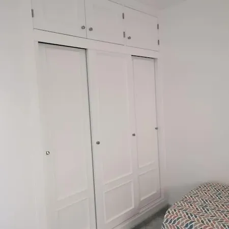 Wintowinrentals With Stunning Sea And Mountain Views And Pool In Appartement