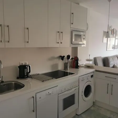 Apartment Wintowinrentals With Stunning Sea And Mountain Views And Pool In *