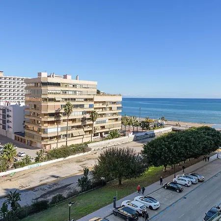Apartment Wintowinrentals With Stunning Sea And Mountain Views And Pool In Fuengirola