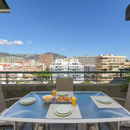 Wintowinrentals With Stunning Sea And Mountain Views And Pool In Apartment