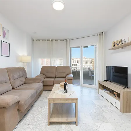 Wintowinrentals With Stunning Sea And Mountain Views And Pool In Apartment