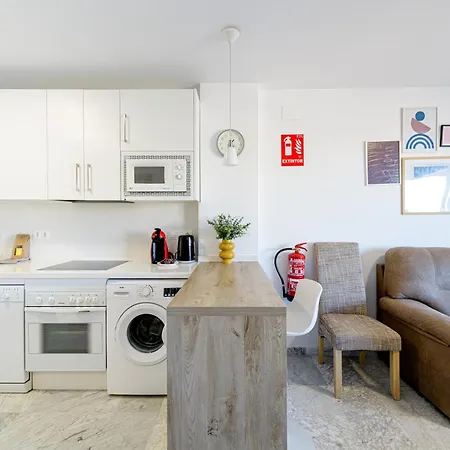 Wintowinrentals With Stunning Sea And Mountain Views And Pool In Fuengirola