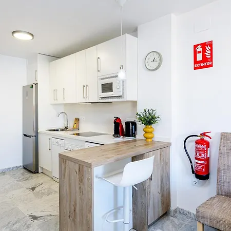 Wintowinrentals With Stunning Sea And Mountain Views And Pool In Appartement Fuengirola