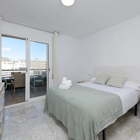 Wintowinrentals With Stunning Sea And Mountain Views And Pool In Apartment