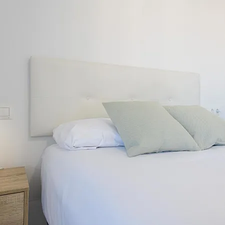 Apartment Wintowinrentals With Stunning Sea And Mountain Views And Pool In