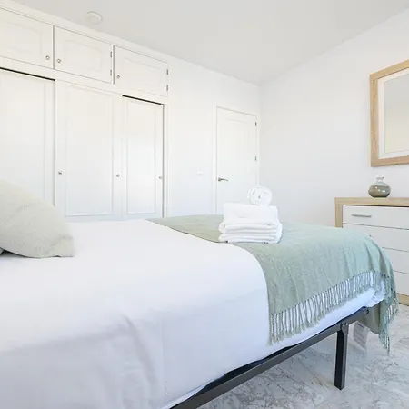 Appartement Wintowinrentals With Stunning Sea And Mountain Views And Pool In *