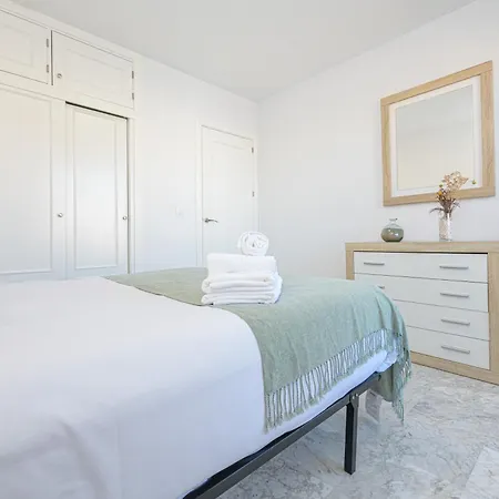 Lejlighed Wintowinrentals With Stunning Sea And Mountain Views And Pool In Fuengirola