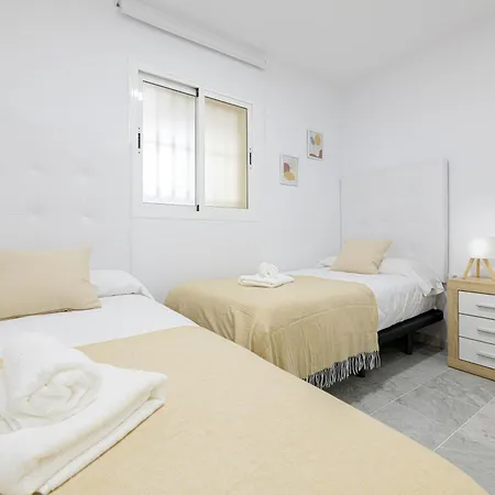 Wintowinrentals With Stunning Sea And Mountain Views And Pool In Appartement