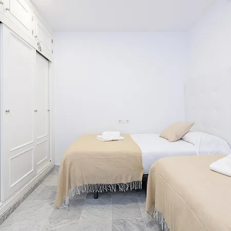 Wintowinrentals With Stunning Sea And Mountain Views And Pool In Appartement *