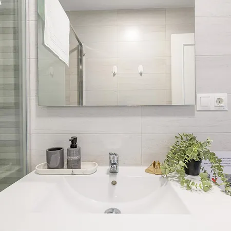 Appartement Wintowinrentals With Stunning Sea And Mountain Views And Pool In *