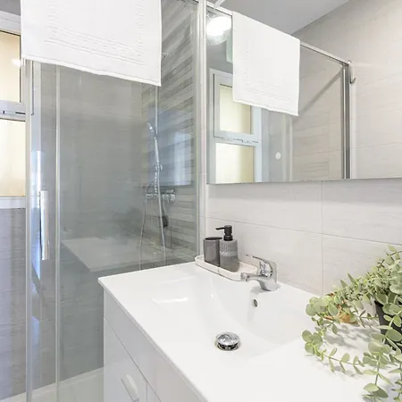 Apartment Wintowinrentals With Stunning Sea And Mountain Views And Pool In