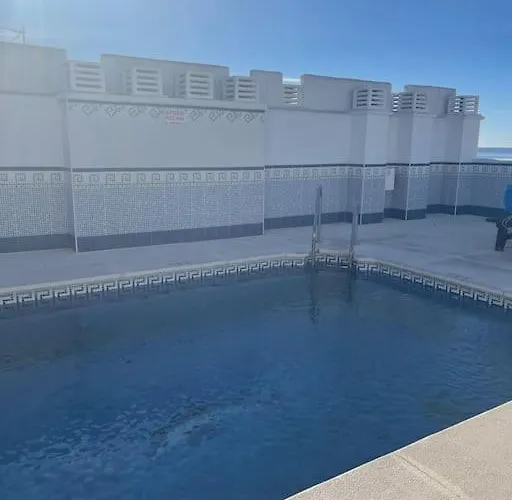 Wintowinrentals With Stunning Sea And Mountain Views And Pool In Apartment *