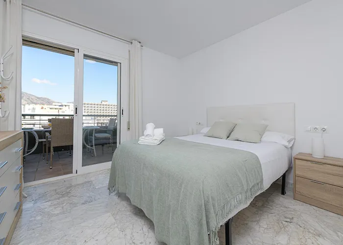 Wintowinrentals With Stunning Sea And Mountain Views And Pool In Fuengirola