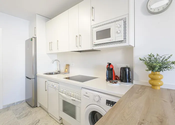 Wintowinrentals With Stunning Sea And Mountain Views And Pool In Apartment *