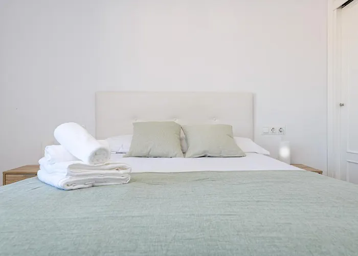 Wintowinrentals With Stunning Sea And Mountain Views And Pool In Fuengirola