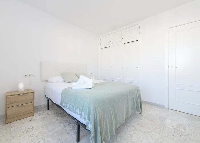 Wintowinrentals With Stunning Sea And Mountain Views And Pool In Fuengirola