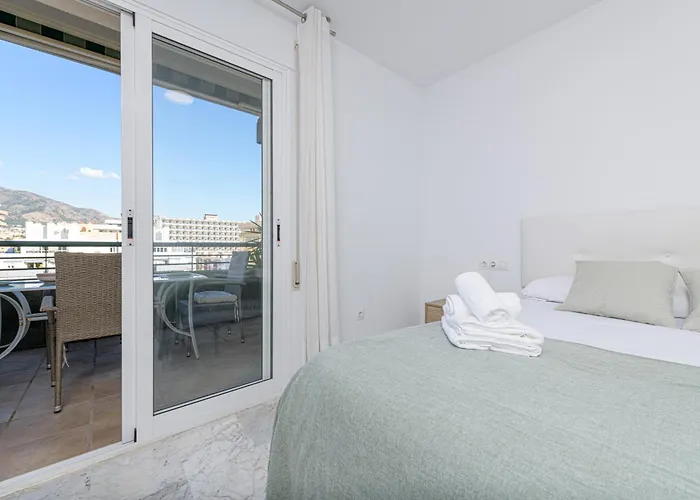 Wintowinrentals With Stunning Sea And Mountain Views And Pool In * Fuengirola