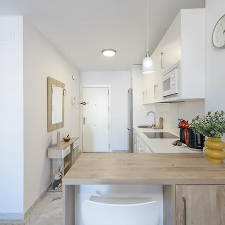 Lägenhet Wintowinrentals With Stunning Sea And Mountain Views And Pool In